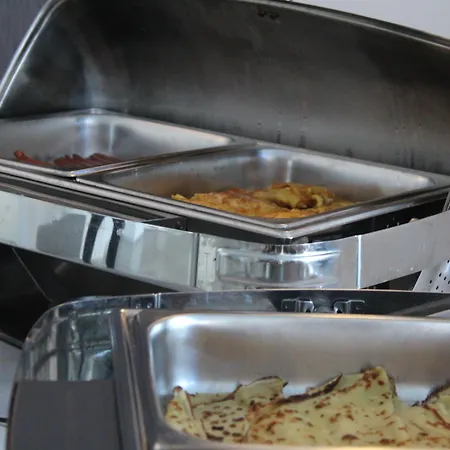 Agel فندق ساراندا